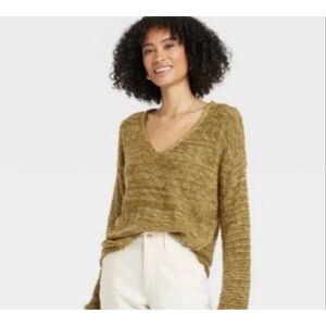 Universal Threads M marled green long sleeve v neck round seam sweater